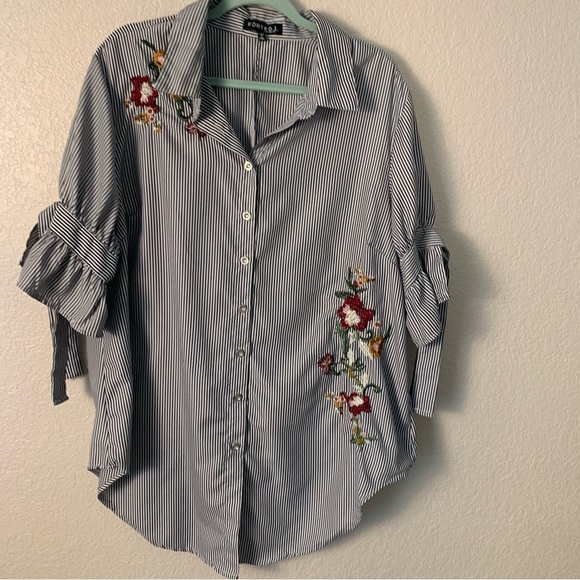 Floral Embroidered Striped Women's Top. 2X - Picture 1 of 11